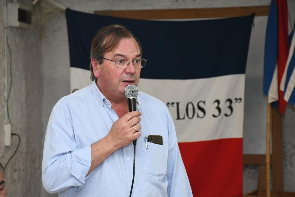 Firma de Convenio Social en La Sociedad Criolla Los Treinta y Tres Firma de Convenio Social en La Sociedad Criolla Los Treinta y Tres