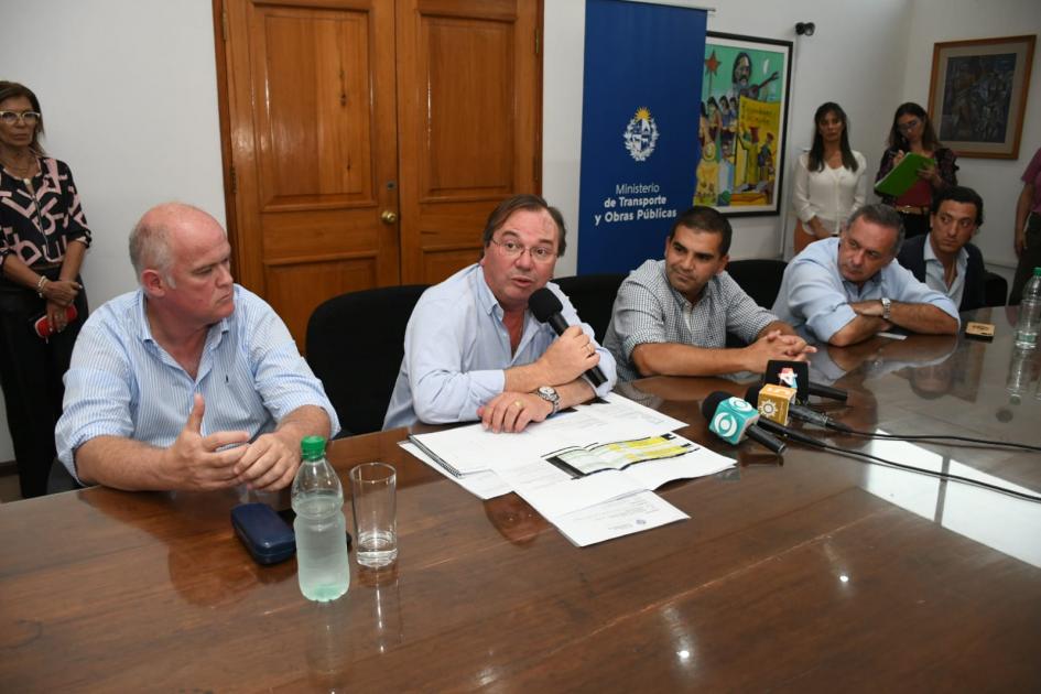 Conferencia de prensa en la Intendencia de Cerro Largo