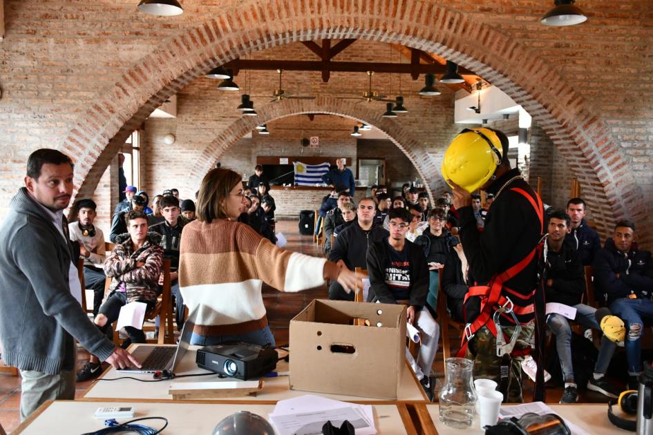 Lanzamiento segunda edición del programa ACCESOS del MIDES Lanzamiento segunda edición del programa ACCESOS del MIDES