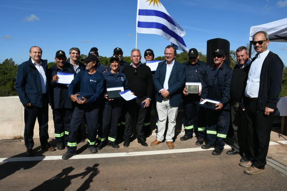 Entrega de reconocimiento a balseros de Hidrografía Entrega de reconocimiento a balseros de Hidrografía