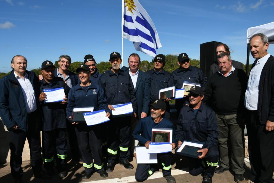 Entrega de reconocimiento a balseros de Hidrografía Entrega de reconocimiento a balseros de Hidrografía