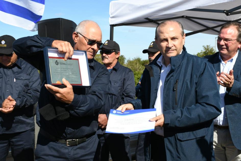 Entrega de reconocimiento a balseros de Hidrografía Entrega de reconocimiento a balseros de Hidrografía