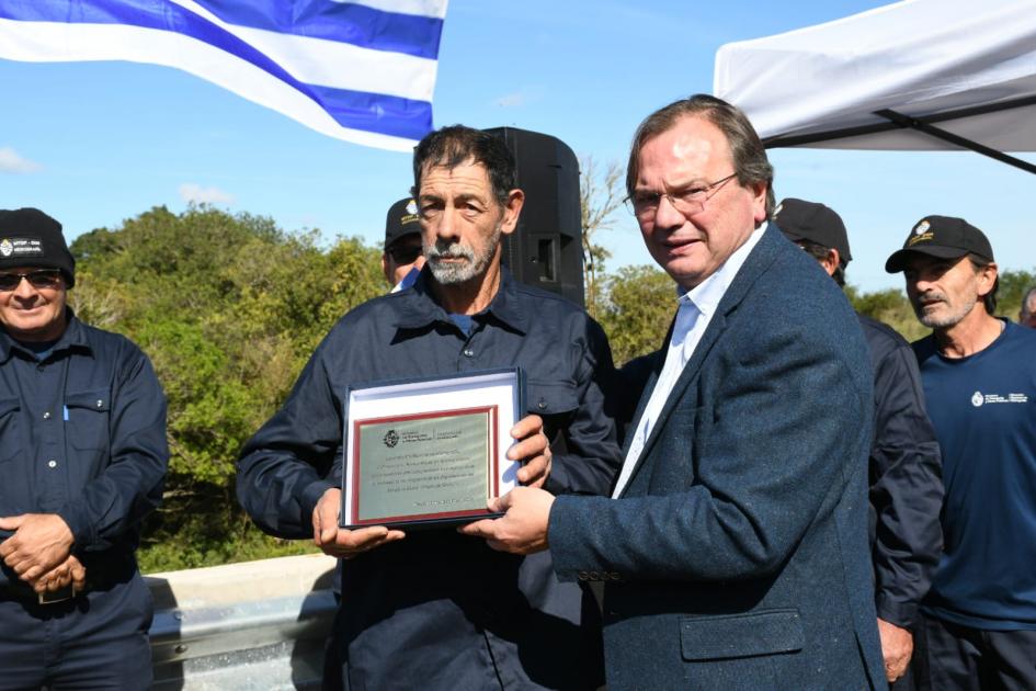 Entrega de reconocimiento a balseros de Hidrografía Entrega de reconocimiento a balseros de Hidrografía