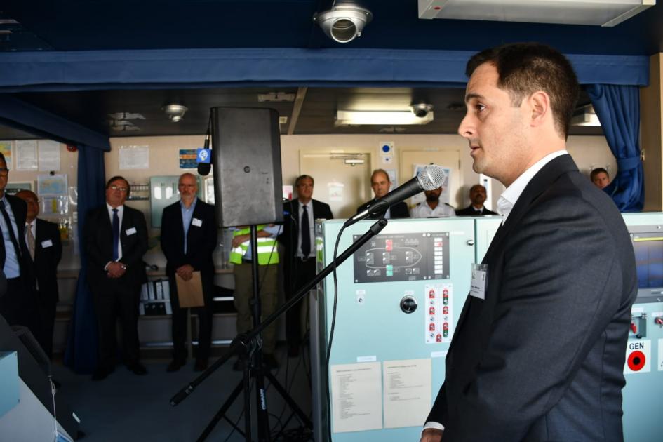 Inauguración primer barco Saga Welco con celulosa sale de Montevideo