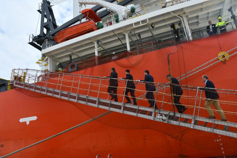 Inauguración primer barco Saga Welco con celulosa sale de Montevideo