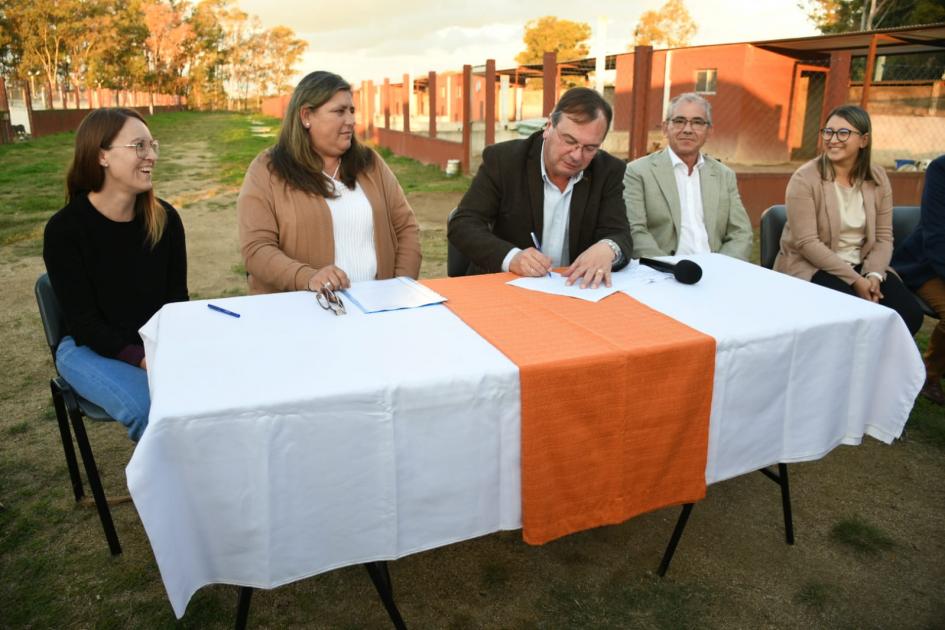 Firma de Convenio Social en Asoc. Civil Vida Animal de Trinidad Firma de Convenio Social en Asoc. Civil Vida Animal de Trinidad
