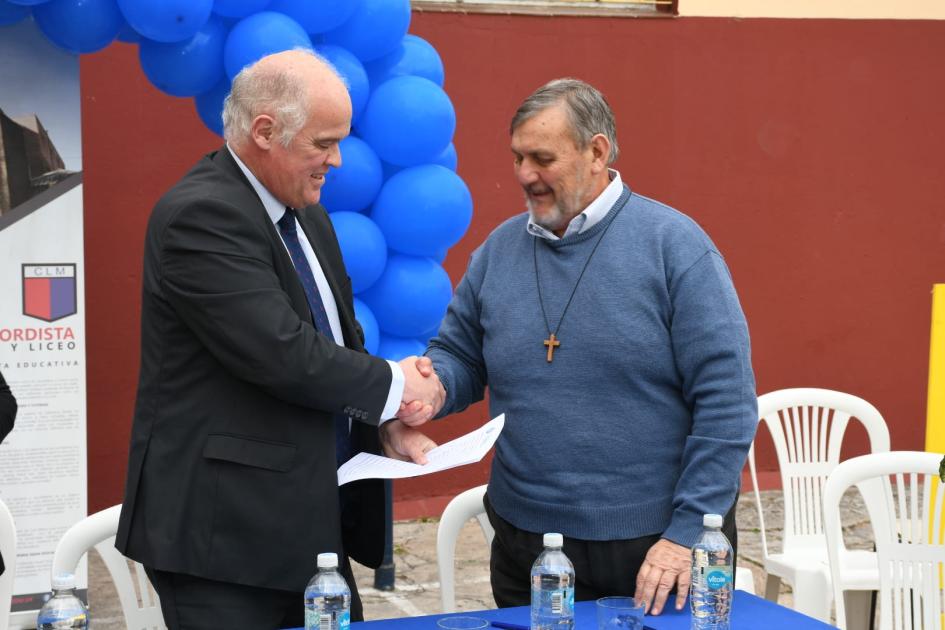 Firma de convenio social en la Congregación de los Hermanos Misericordistas del Uruguay