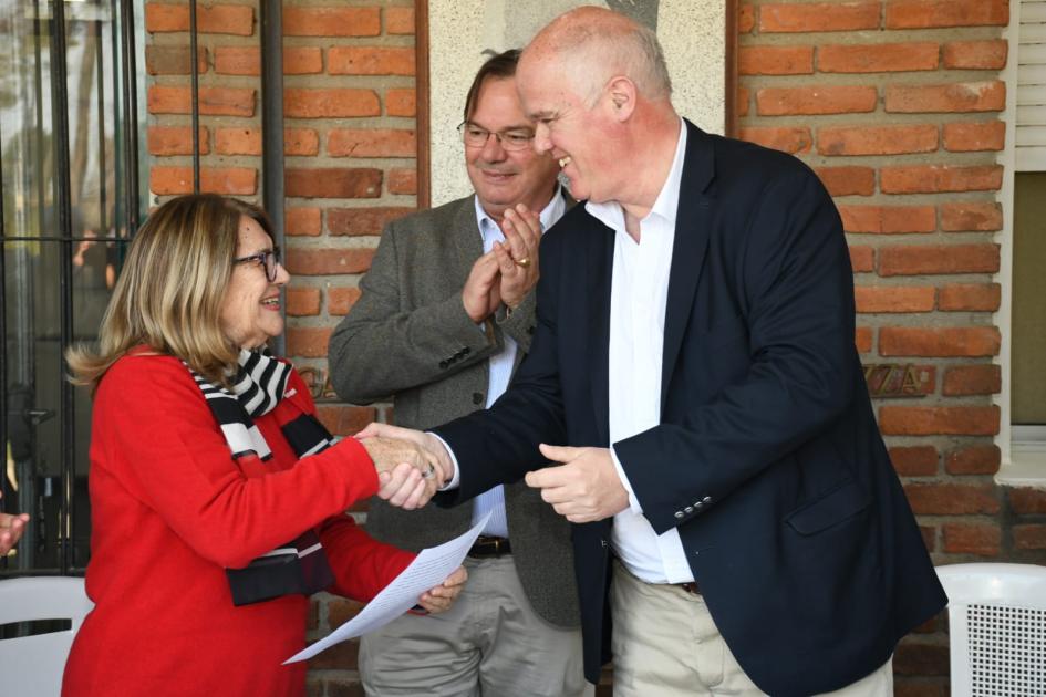 Firma de convenio social en Asoc. Pro Hogar de Ancianos Dr. Luis Mazza