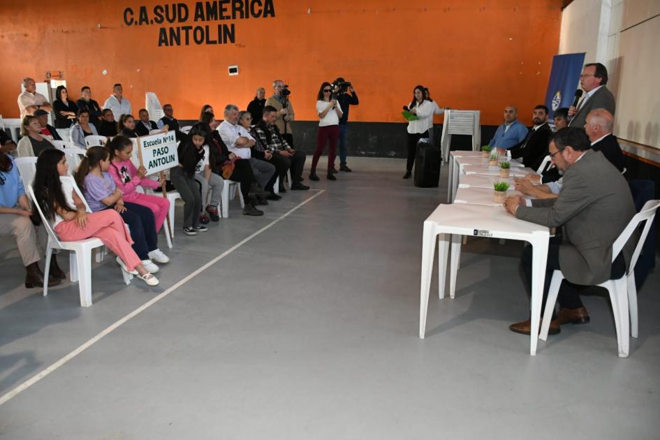 Firma de convenio social en Club Sud América Firma de convenio social en Club Sud América
