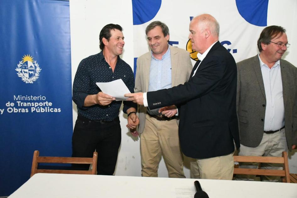 Firma de convenio social en Wanderers Football Club Firma de convenio social en Wanderers Football Club
