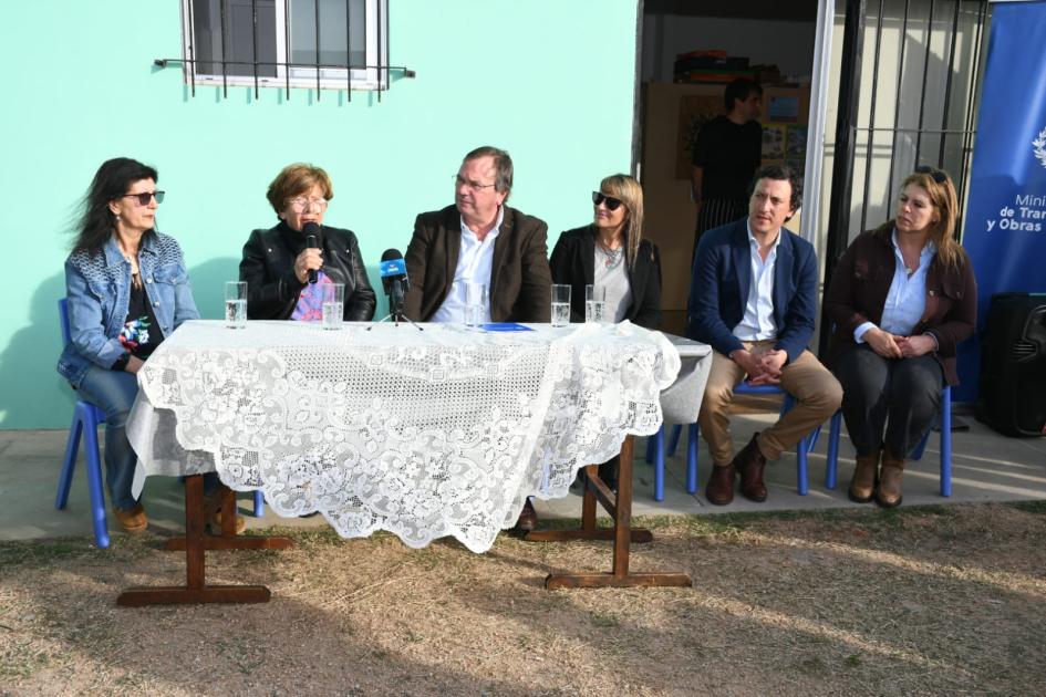 Firma de convenio social en ONG Crecer con Futuro Firma de convenio social en ONG Crecer con Futuro