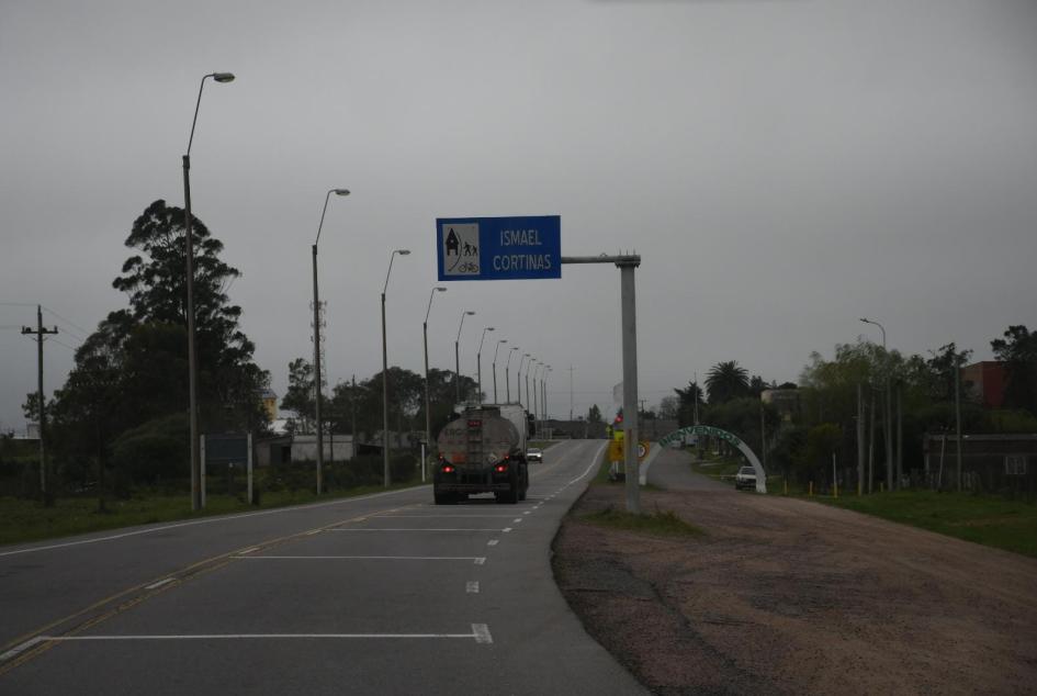 Ruta 23 acceso a Ismael Cortinas