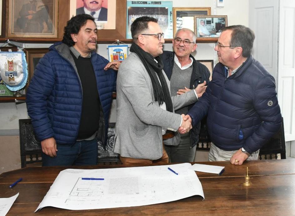 Firma de convenio social con Casa de los Deportes de Flores Firma de convenio social con Casa de los Deportes de Flores