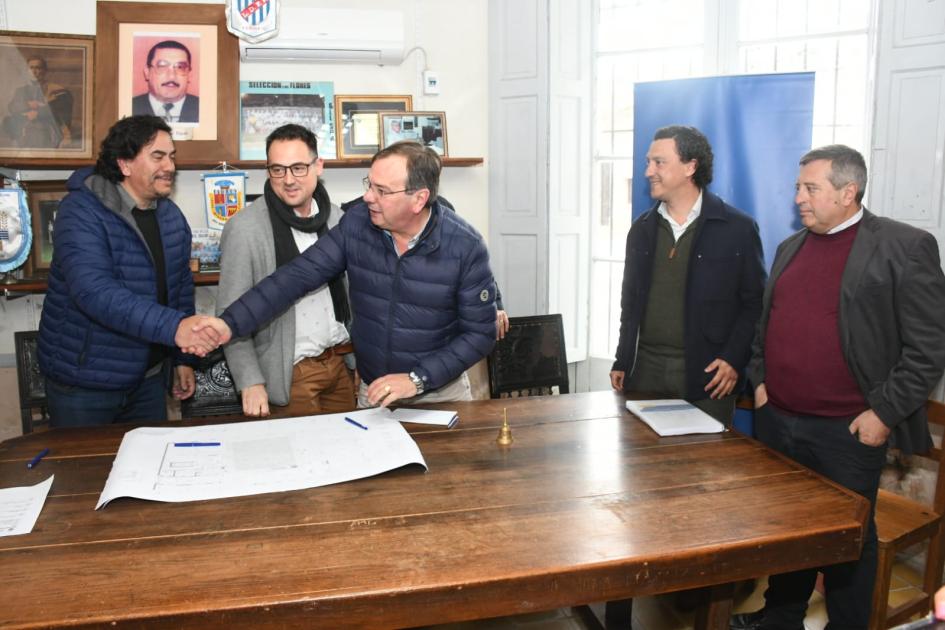 Firma de convenio social con Casa de los Deportes de Flores Firma de convenio social con Casa de los Deportes de Flores