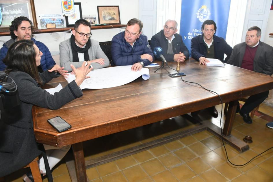 Firma de convenio social con Casa de los Deportes de Flores