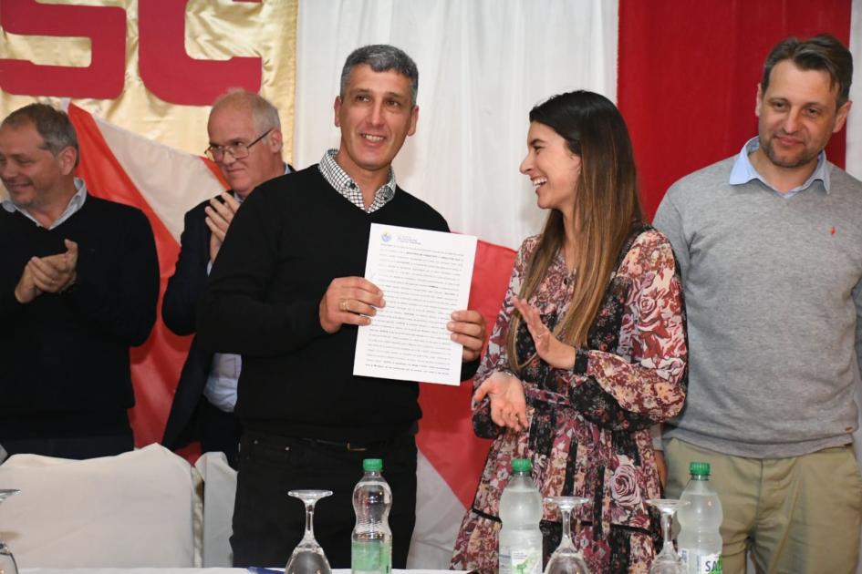 Firma de convenio social con Club Social Casupá Firma de convenio social con Club Social Casupá
