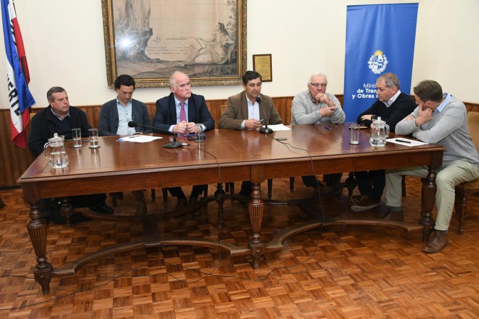 Firma de convenio con la Sociedad de Productores de Leche