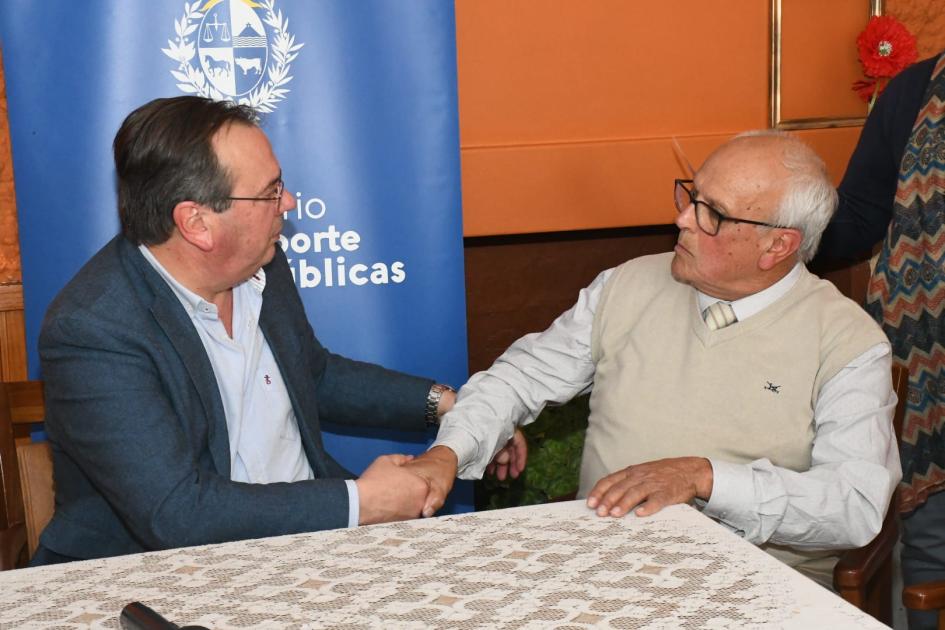 Firma de convenio con la Asoc. Pro Hogar de Ancianos