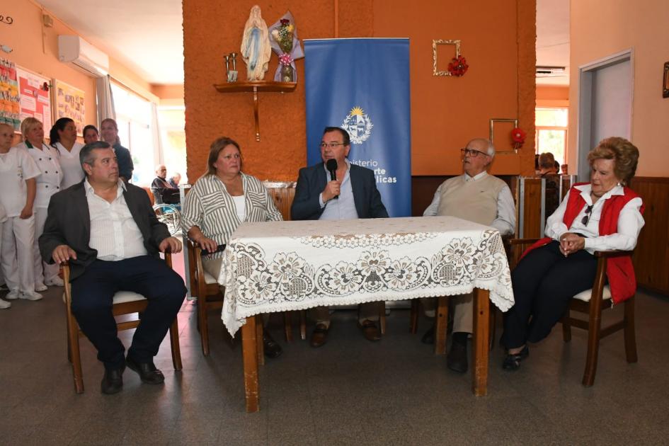 Firma de convenio con la Asoc. Pro Hogar de Ancianos