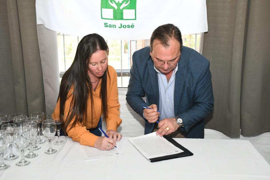 Firma de convenio con COVISAPU Firma de convenio con COVISAPU