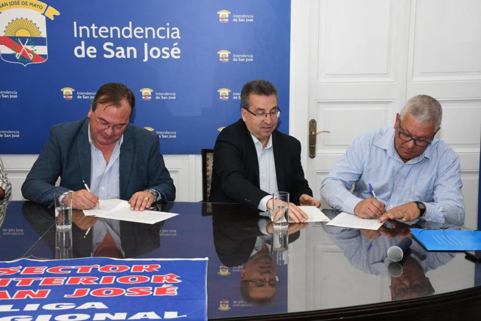 Firma de comodato con Intendencia de San José Firma de comodato con Intendencia de San José