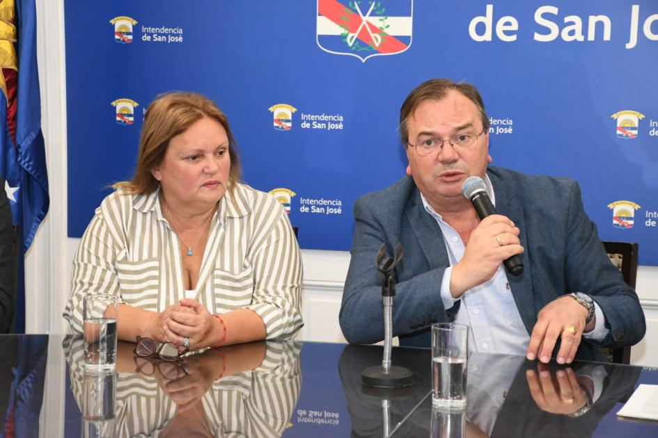 Firma de comodato con Intendencia de San José Firma de comodato con Intendencia de San José