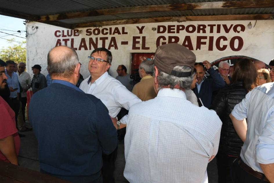 Firma de convenio en Club S. y D. Atlanta El Gráfico