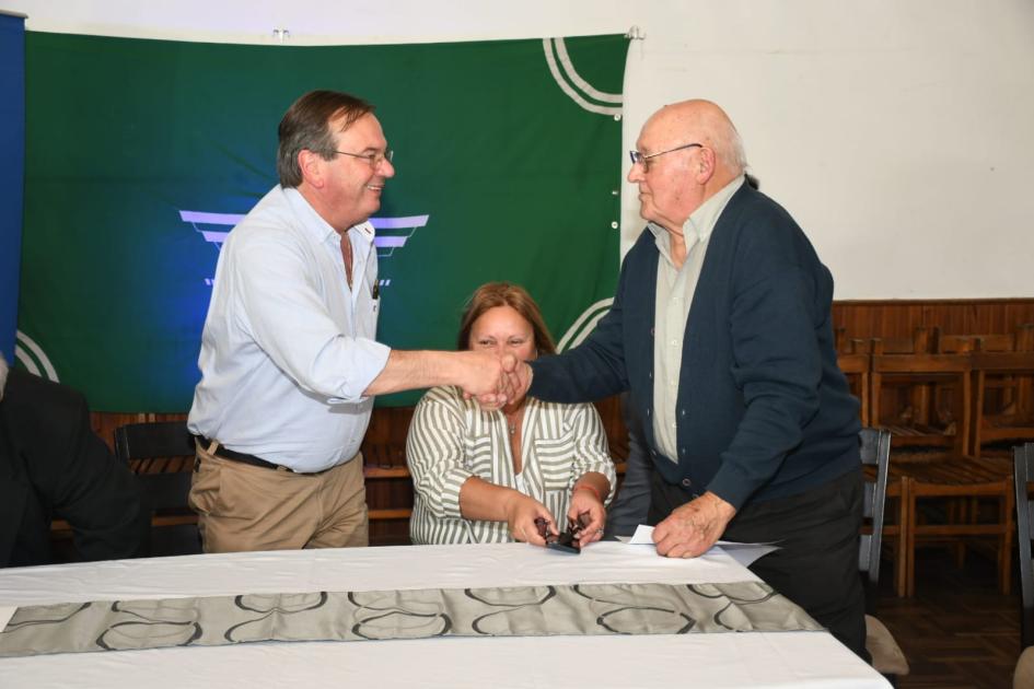 Firma de convenio con Unión Ciclista Maragata Firma de convenio con Unión Ciclista Maragata