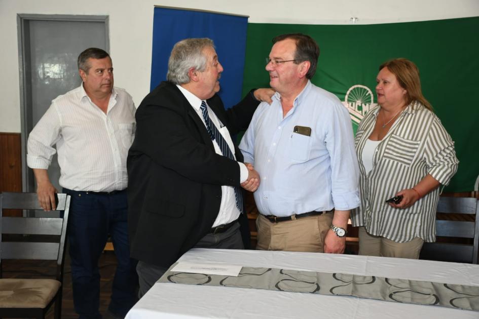 Firma de convenio con Unión Ciclista Maragata Firma de convenio con Unión Ciclista Maragata