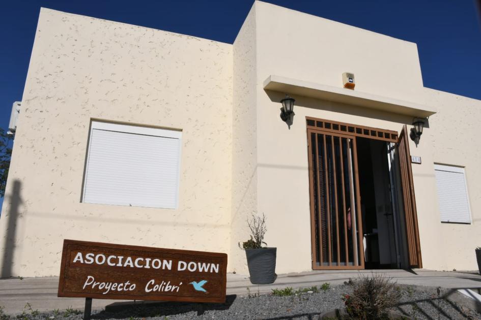 Firma de convenio con Unión Ciclista Maragata Firma de convenio con Asoc. Down de San José