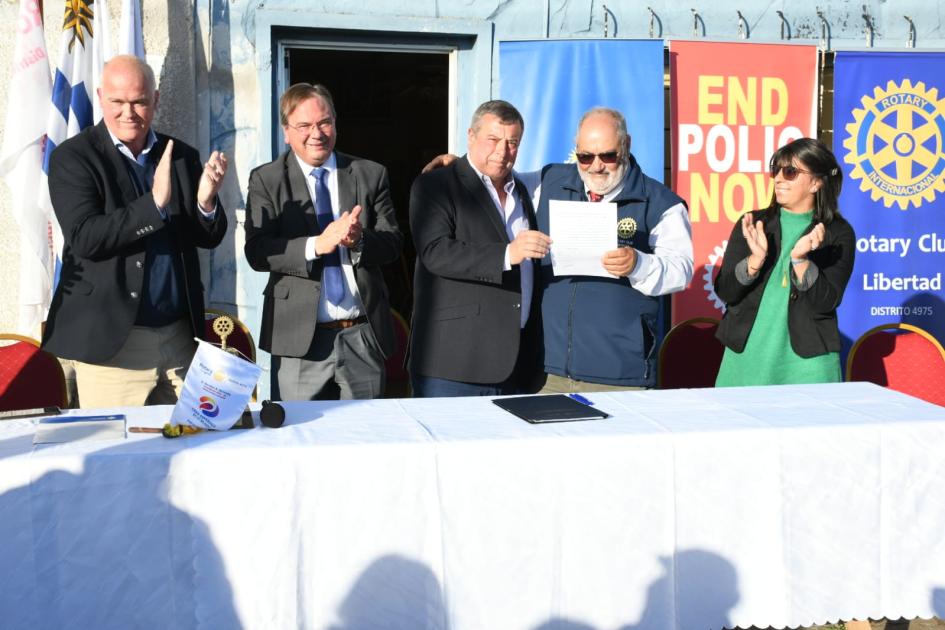 Firma de convenio social con Rotary Club de Libertad Firma de convenio social con Rotary Club de Libertad