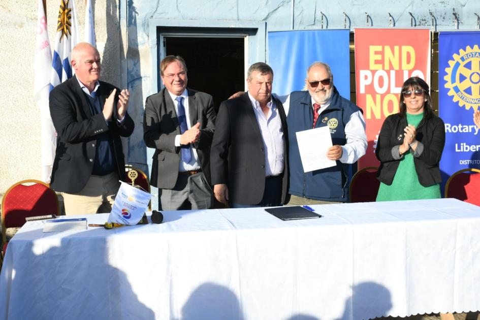 Firma de convenio social con Rotary Club de Libertad