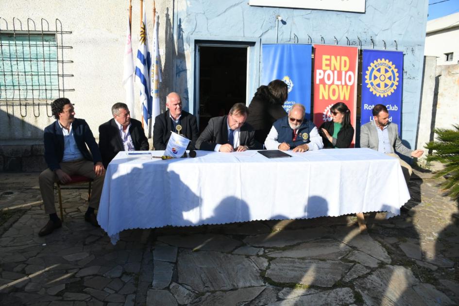 Firma de convenio social con Rotary Club de Libertad