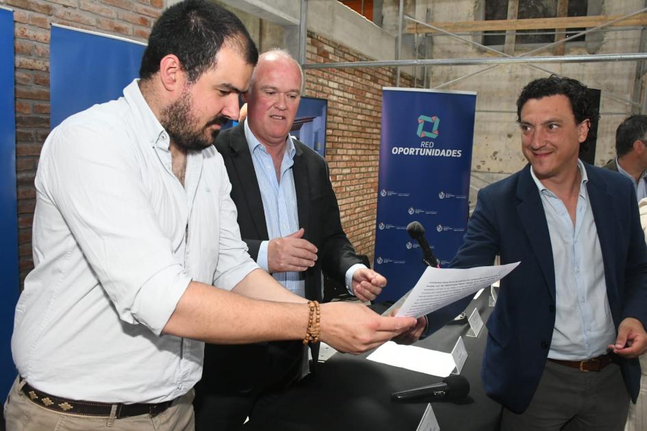 Firma de convenio social con Fundación Caleidoscopio Firma de convenio social con Fundación Caleidoscopio