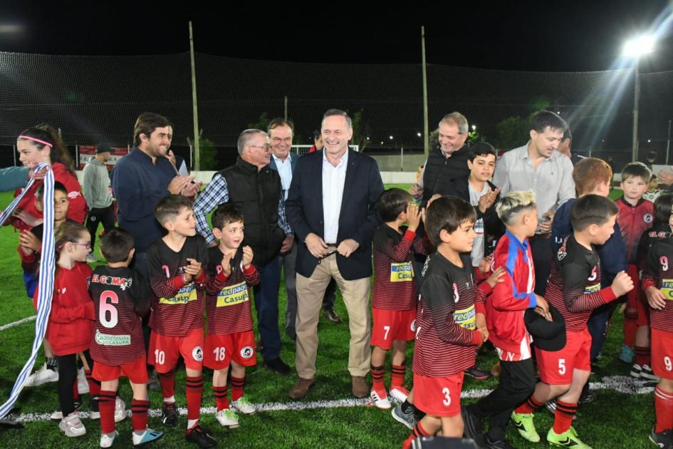 Inauguración de cancha en I.A. El Inca