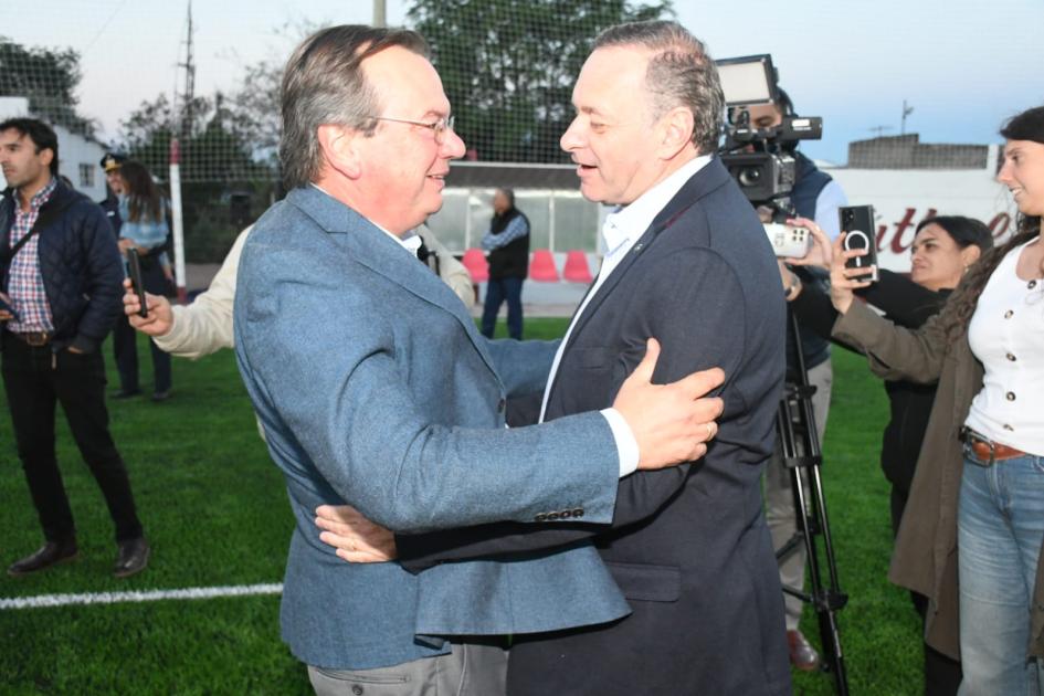 Inauguración de cancha en I.A. El Inca