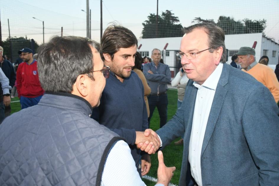 Inauguración de cancha en I.A. El Inca