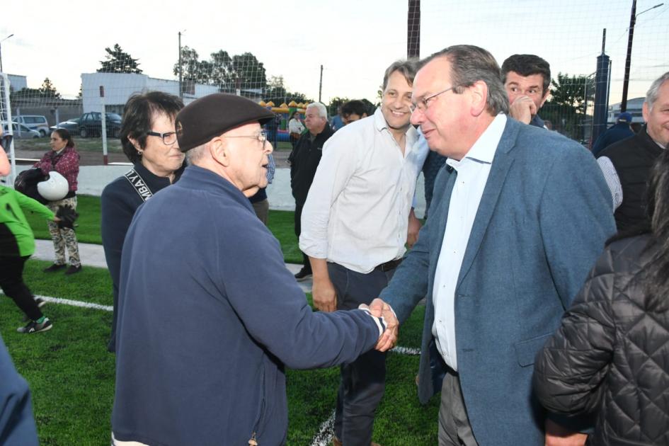 Inauguración de cancha en I.A. El Inca