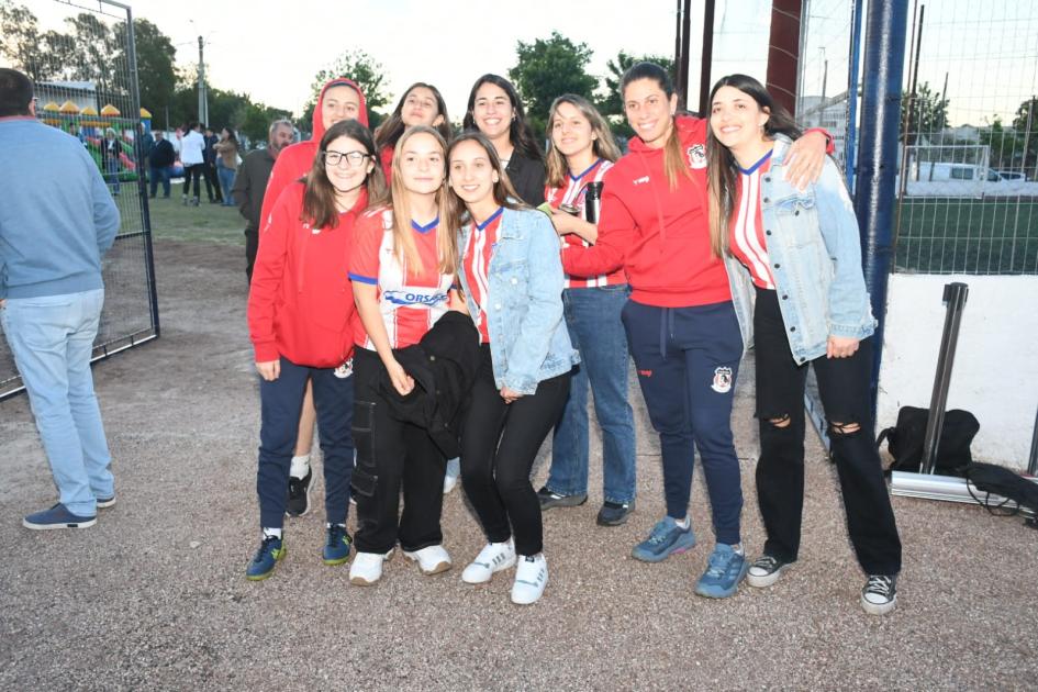 Inauguración de cancha en I.A. El Inca