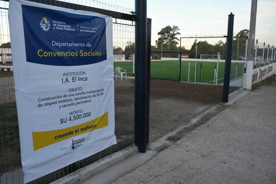 Inauguración de cancha en I.A. El Inca