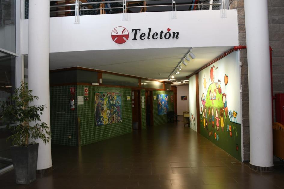 Firma de convenio social entre MTOP y Fundación Teletón