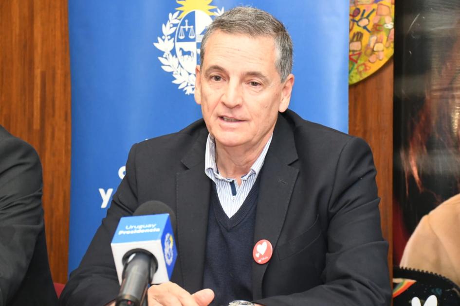 Firma de convenio social entre MTOP y Fundación Teletón Firma de convenio social entre MTOP y Fundación Teletón