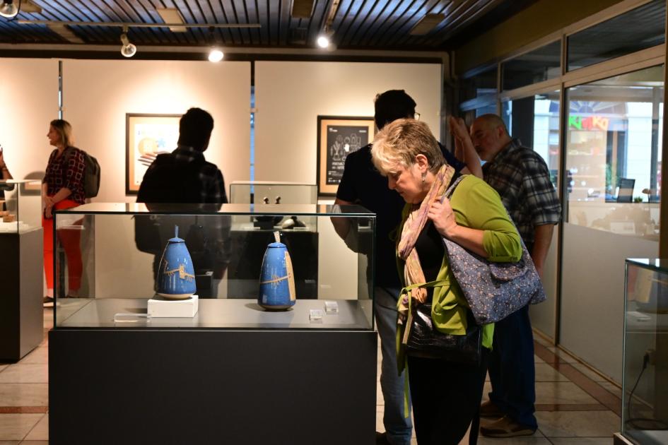 Exhibición del Premio Nacional de Artesanía en la Sala de Arte del MTOP Exhibición del Premio Nacional de Artesanía en la Sala de Arte del MTOP