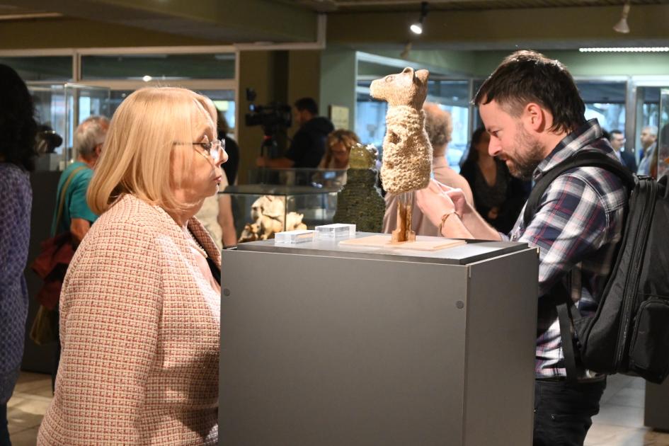 Exhibición del Premio Nacional de Artesanía en la Sala de Arte del MTOP Exhibición del Premio Nacional de Artesanía en la Sala de Arte del MTOP