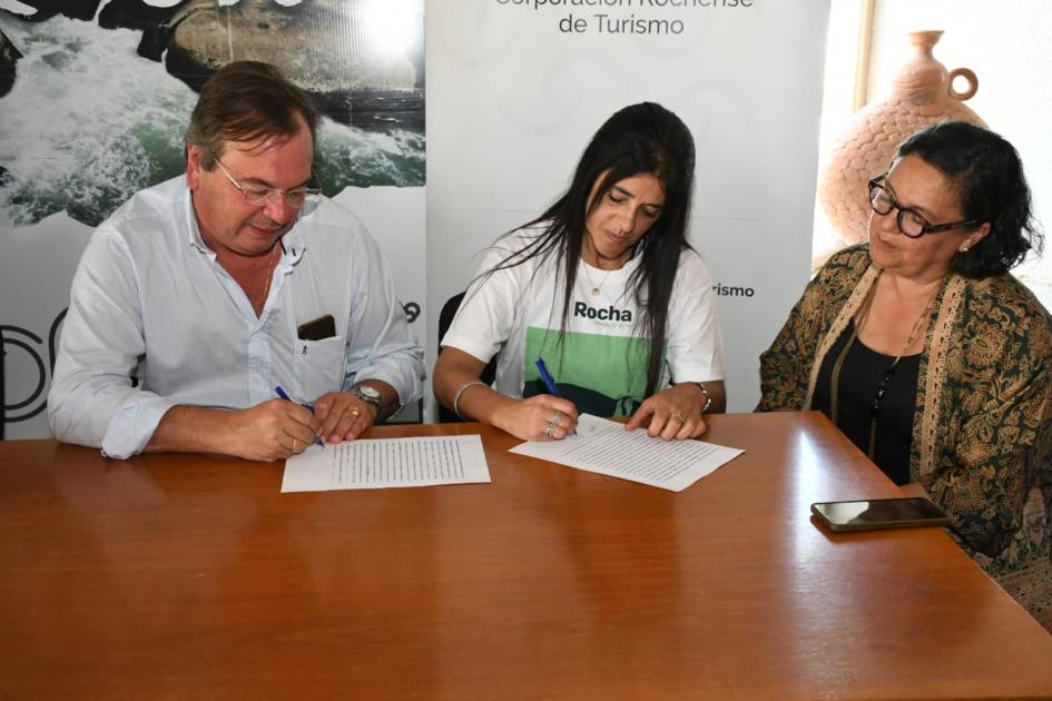 Firma de convenio social con la Corporación Rochense de Turismo Firma de convenio social con la Corporación Rochense de Turismo