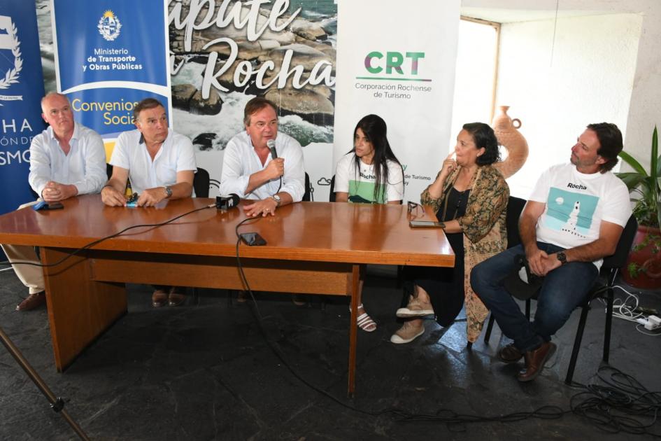 Firma de convenio social con la Corporación Rochense de Turismo Firma de convenio social con la Corporación Rochense de Turismo