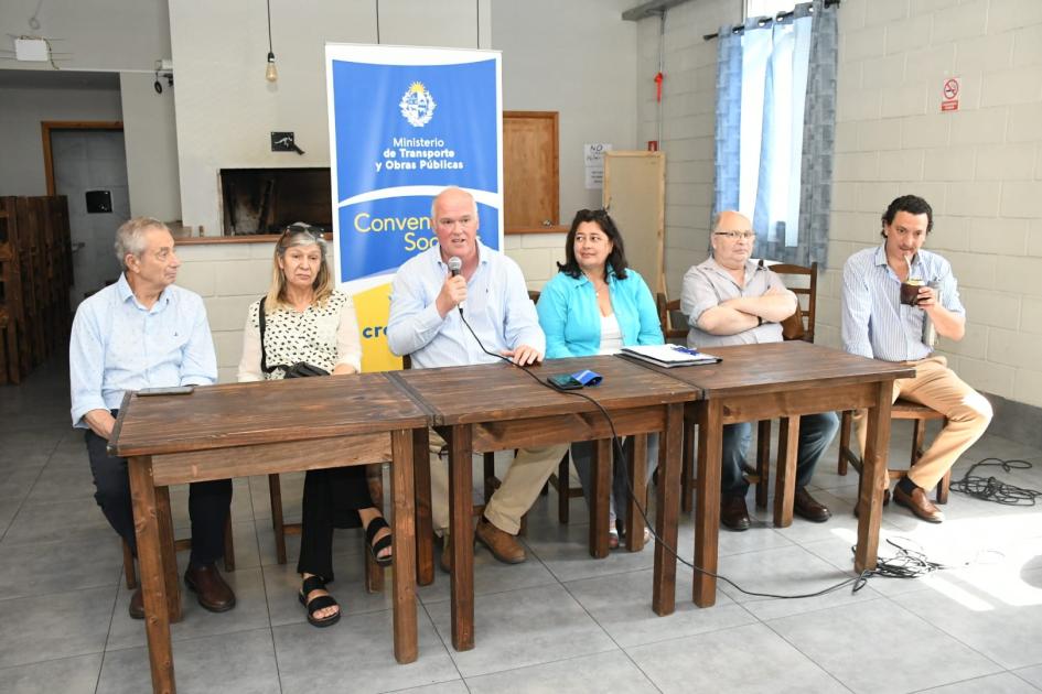 Firma de convenio con Guruyú Waston