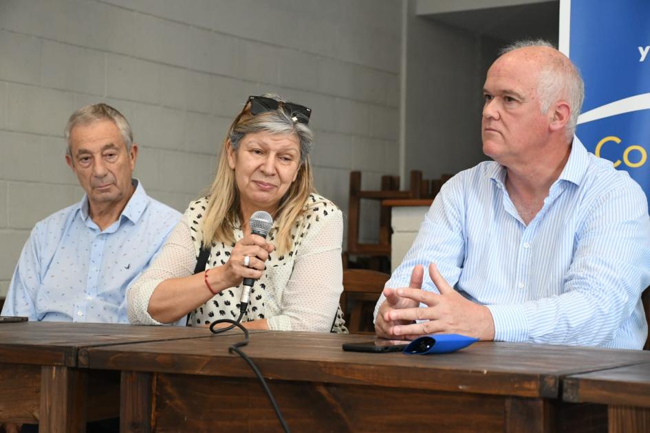 Firma de convenio con Guruyú Waston Firma de convenio con Guruyú Waston