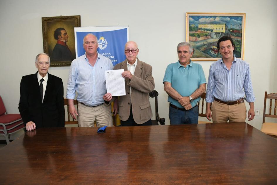 Firma de convenio social con Casa de Salto