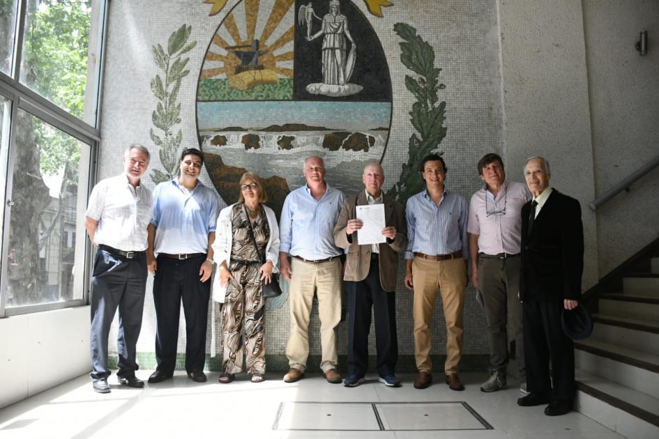 Firma de convenio social con Casa de Salto